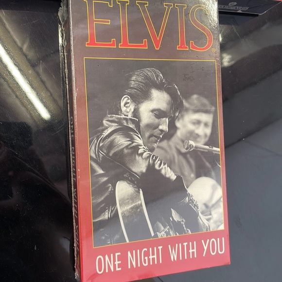 Elvis collection VHS - Picture 2 of 4